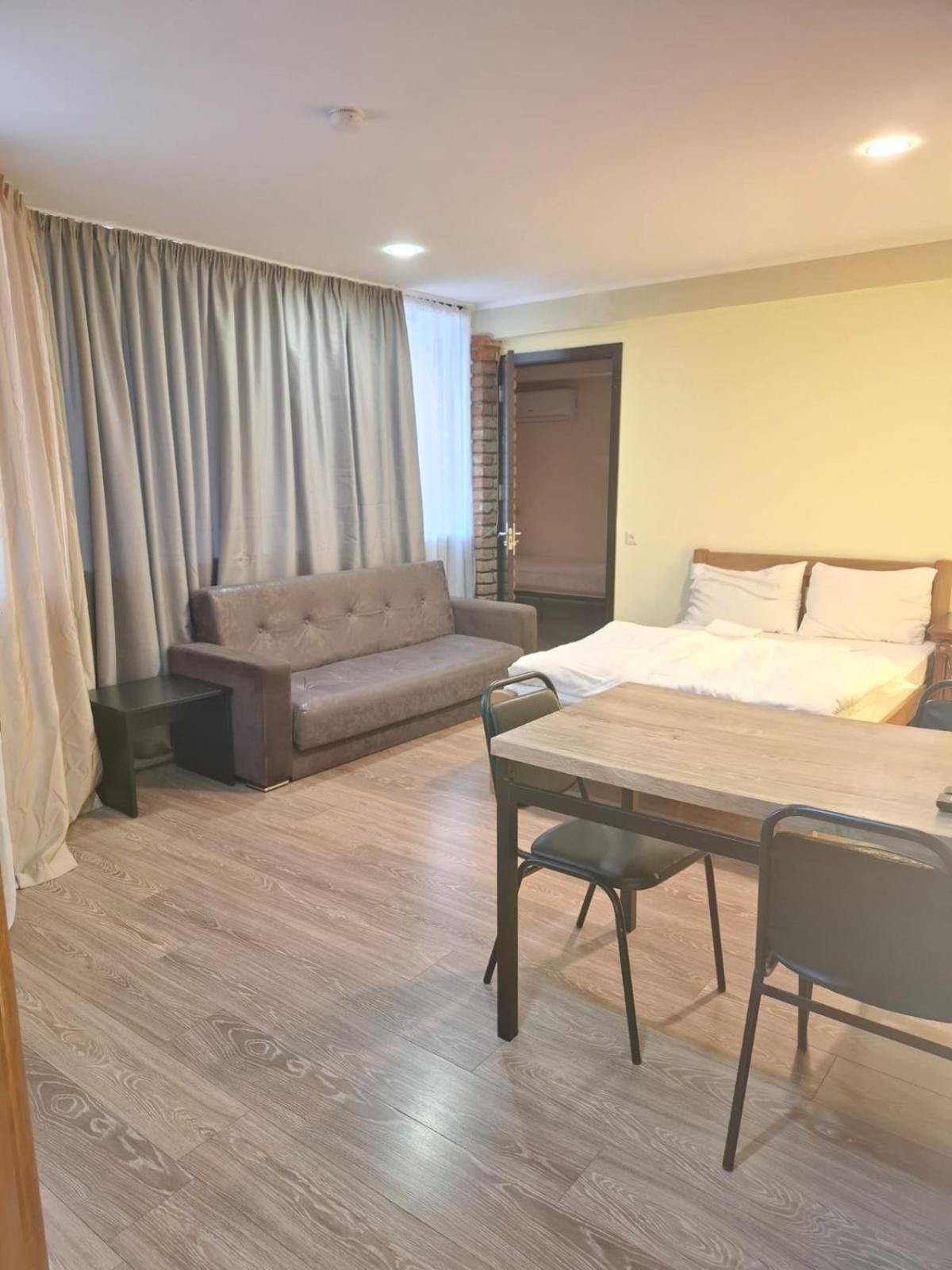 Hotel Alaverdi Palace Tbilisi ภายนอก รูปภาพ